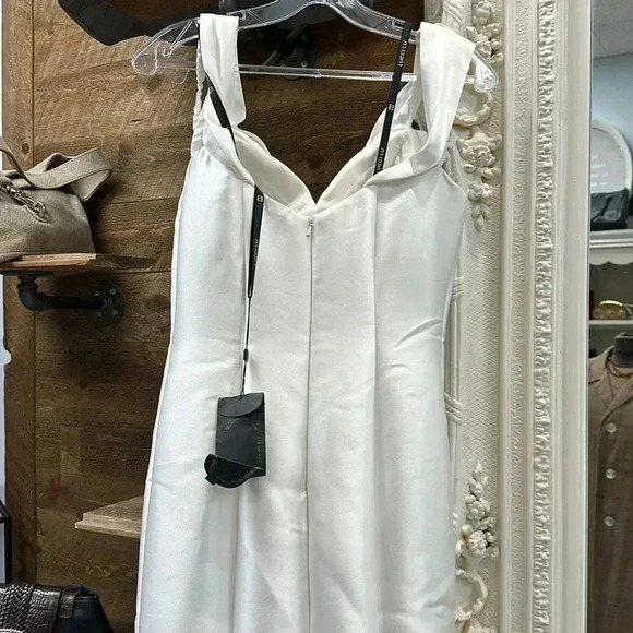 Wedding Gown Size 6 New with tags - Picture 5 of 11